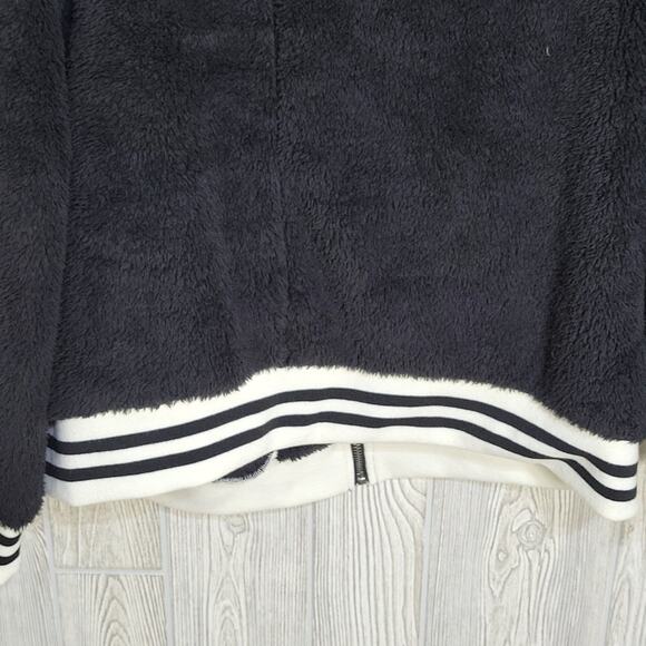 Torrid Black Faux Fur Bomber JacketWomens Plus Size 1X NWT - Picture 8 of 15